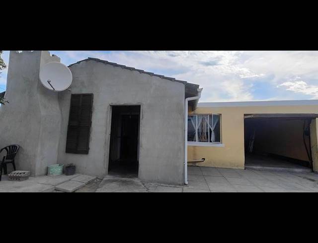 4 BEDROOM HOUSE FOR SALE IN SAREPTA